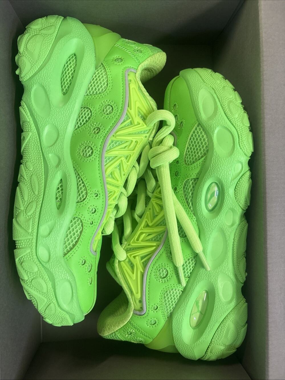 Men’s PUMA Basketball Shoes La France RNNR Size 10 Fluro Green